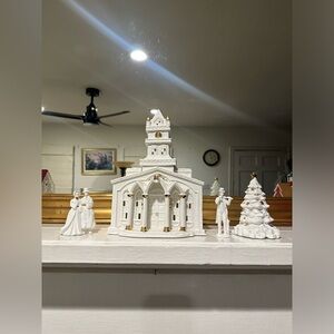 Galleria 1997 White Victorian Christmas Church 6 piece Set.
